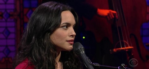 Norah Jones & the Handsome Band: Live in 2004