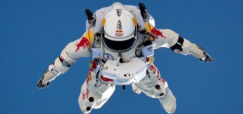 Space Dive: El Salto del Siglo
