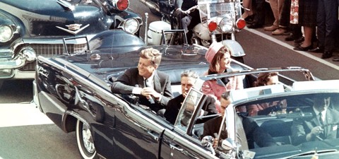 JFK návrat: Za zrkadlom