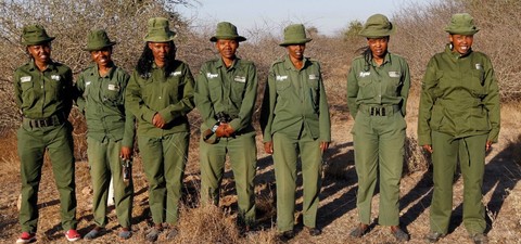 Im Herzen Massai: Kenias erste Rangerinnen