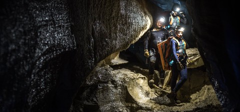 A Caverna: Perigo Subterrâneo