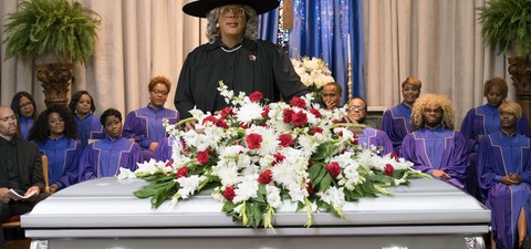 Мэдея на похоронах